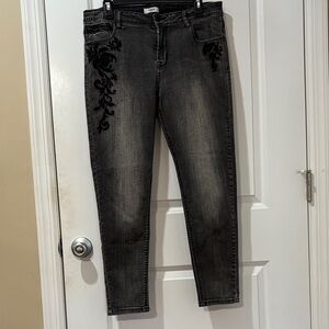 Kensie Gray Embroidered Skinny Jeans